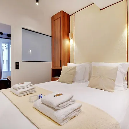 Elegant Comfort In The Heart Of Paris-notre Dame Appartamento